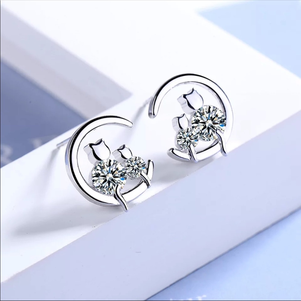🌟 Silver Cat Moon CZ Stud Earrings